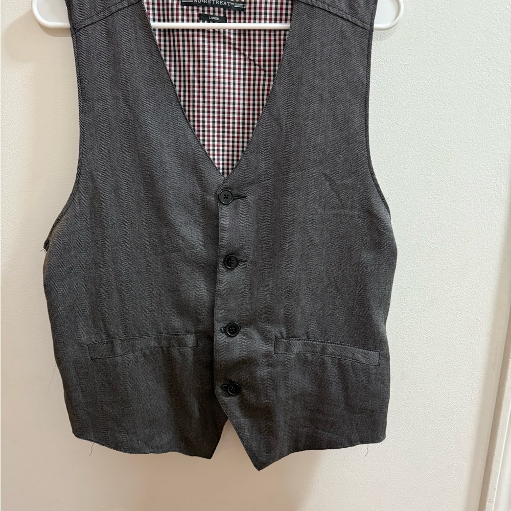 No Retreat Men's‎ Black W/ Plaid Inside Vest Size Large